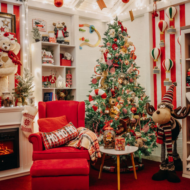 U bajkovitom dvorištu palače Sermage Djed Mraz će imati svoj ured