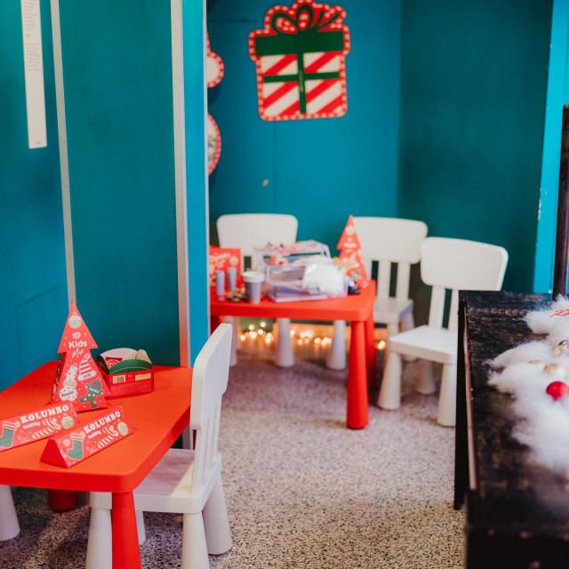 Najmlađi posjetitelji moći će cijeli idući tjedan u posebnom kutku izrađivati čestitke koje će se dijeliti korisnicima humanitarne udruge Ljudi za ljude