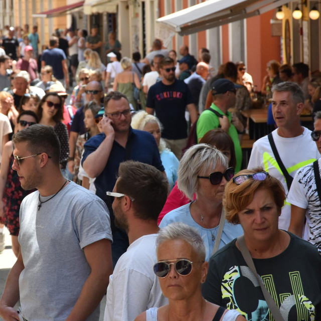 Turisti u centru Pule prošlog ljeta