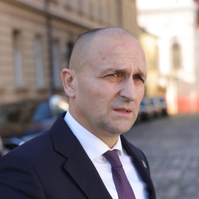 Ivan Anušić, ministar obrane 