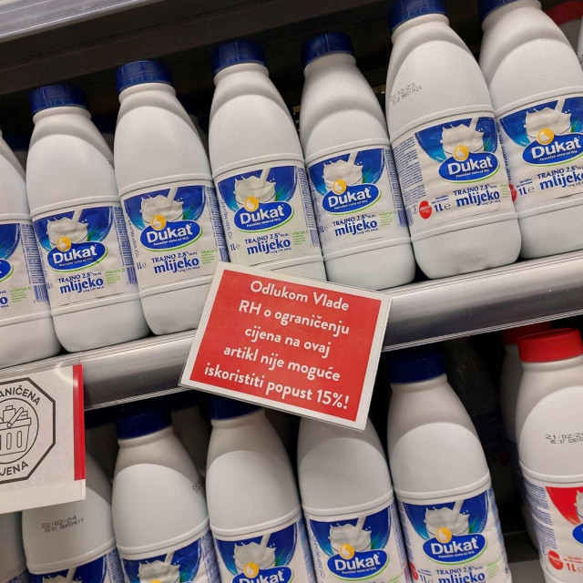 Ograničena cijena mlijeka na policama u jednom trgovačkom lancu