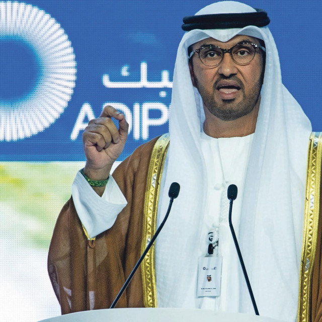Predsjedavajući konferencije Ahmed al-Jaber, izvršni direktor Abu Dhabi National Oil Company iz Emirata. Brojni klimatski aktivisti kritizirali su njegovo postavljanje na to mjesto 