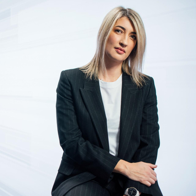 Gloria.
Zagreb, 031123.
Nadia Sablic, Zaba mentor.