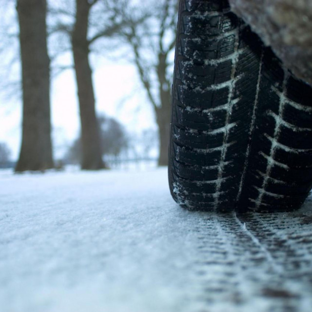 Tlak u gumama, ilustracija