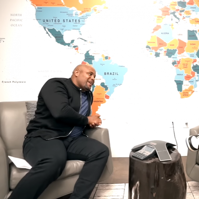 Daniel Cormier (lijevo) i Dana White