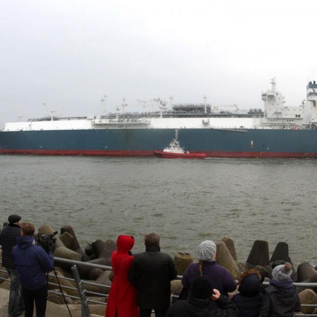 Litvanska luka Klaipeda i prvi LNG terminal nazvan Independence snimljen još 2014. godine. 