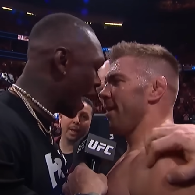Israel Adesanya (lijevo) i Dricus Du Plessis (desno)