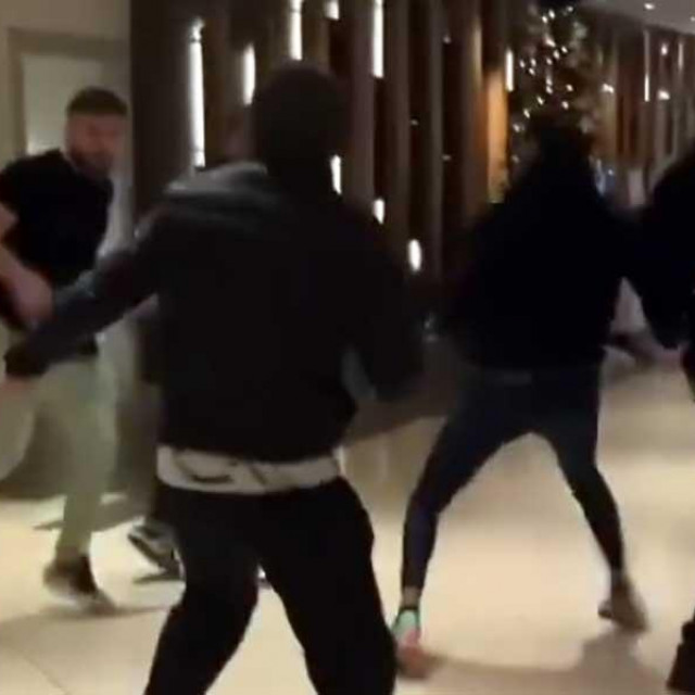 Bobby Green u napadu na Elvisa Shahbazyana