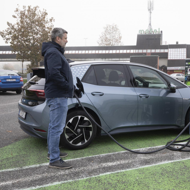 Zagreb, 161123.
Aplikacija Moon e-Charge.