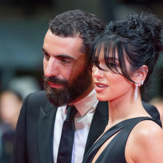 Pukla je strastvena veza