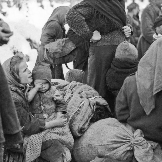 Izbjeglice iz Drežnice evakuirane u Črnomelju, Slovenija, početak 1945.