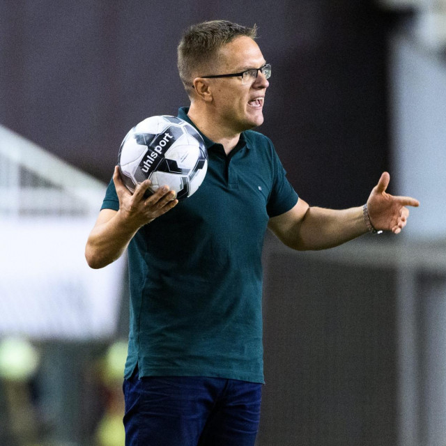  Valdas Dambrauskas