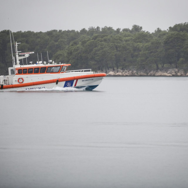 Brod za hitni medicinski prijevoz/Ilustracija