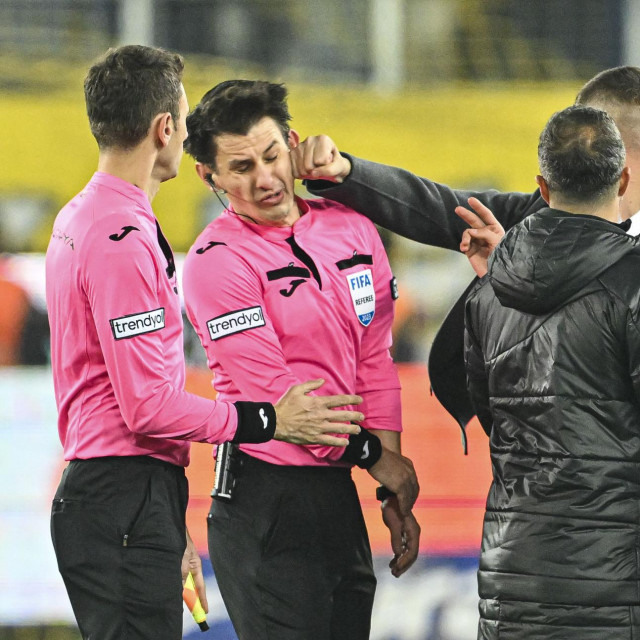 Faruk Koca udara suca Halila Umuta u glavu