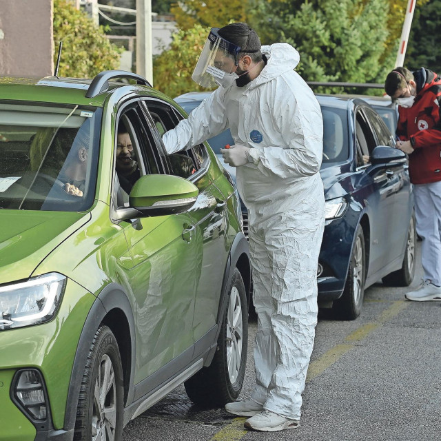 Na testnom punktu Hrvatskog zavoda za javno zdravstvo u Zagrebu testirano je više od 5000 osoba, od kojih je 35 posto bilo pozitivno na hripavac