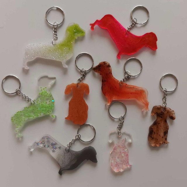 Na sajmu će biti ponuđene razne sitnice, a među njima i ovi privjesci