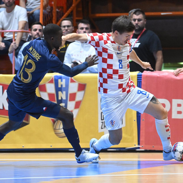  Mamadou Toure i Dario Marinović
 