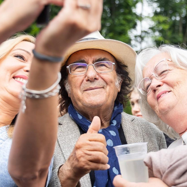 Al Bano s obožavateljicama