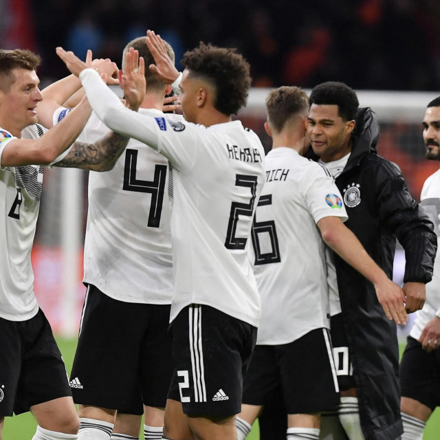 Toni Kroos sa suigračima iz reprezentacije 2019.