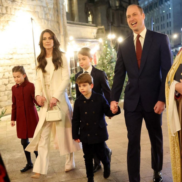 Članovi kraljevske obitelji na misi u Westminsterskoj opatiji