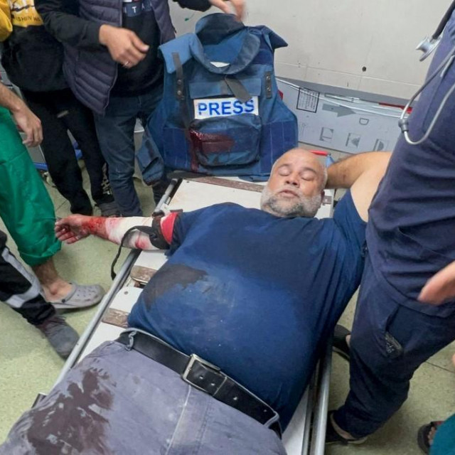 Wael al-Dahdouh ozlijeđen je u ruku u napadu, dok je njegov kolega snimatelj poginuo