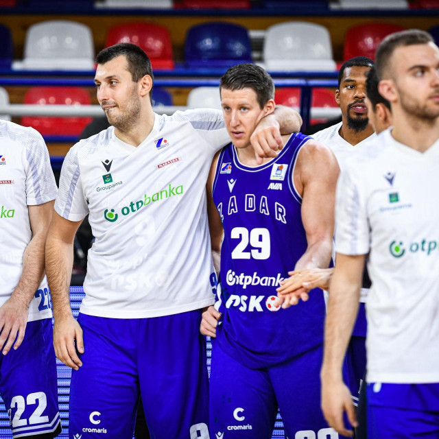 Luka Božić u zagrljaju Karla Žganeca nakon fantastične izvedbe u Železniku