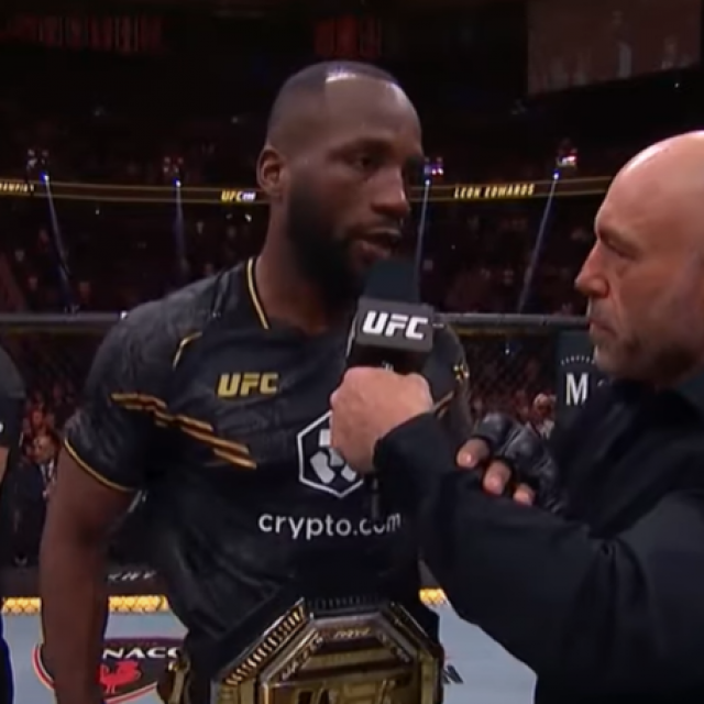 Leon Edwards (lijevo) i Joe Rogan