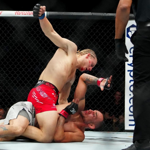 Paddy Pimblett (gornji) vs. Tony Ferguson (donji)