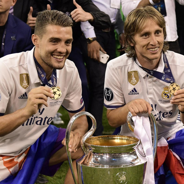 Mateo Kovačić i Luka Modrić, slavlje u finalu Lige prvaka nakon pobjede nad Juventusom, Cardiff, Wales, 2017.