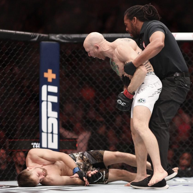 Bryce Mitchell (donji) i Josh Emmett (gornji)