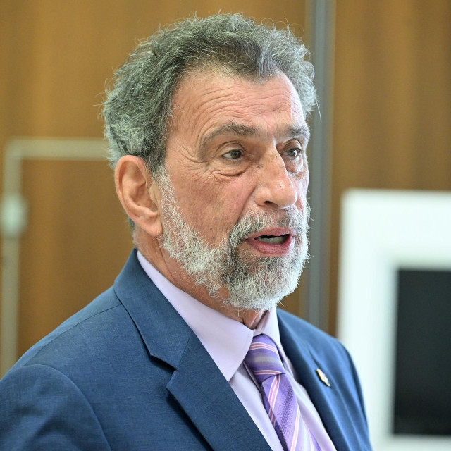 Radovan Fuchs, ministar znanosti i obrazovanja