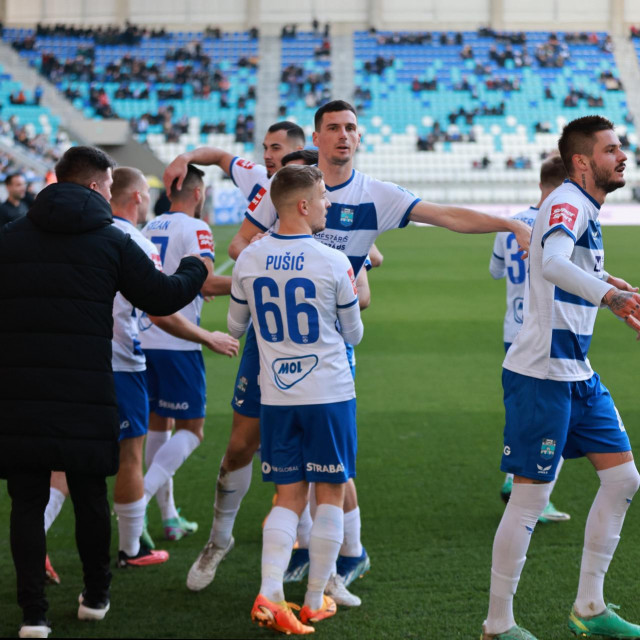 Zoran Zekić i igrači Osijeka 