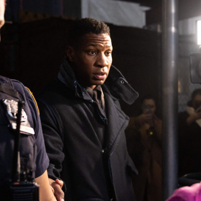 Jonathan Majors napušta sudnicu