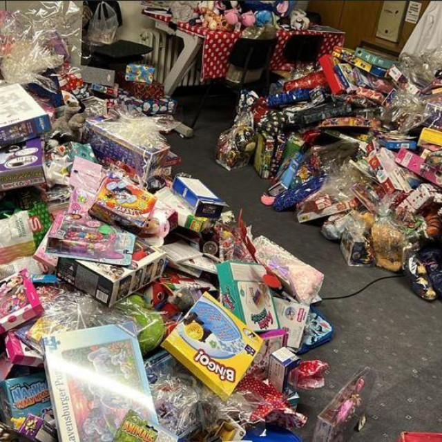 Darovi prikupljeni u akciji ”Božić za 5” Studentske sekcije za pedijatriju Medicinskog fakulteta u Zagrebu