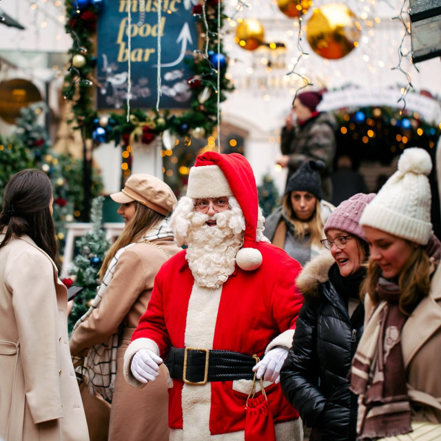 Za svaki dan između Božića i zadnjeg dana 2023. godine rezerviran je bogat glazbeni program