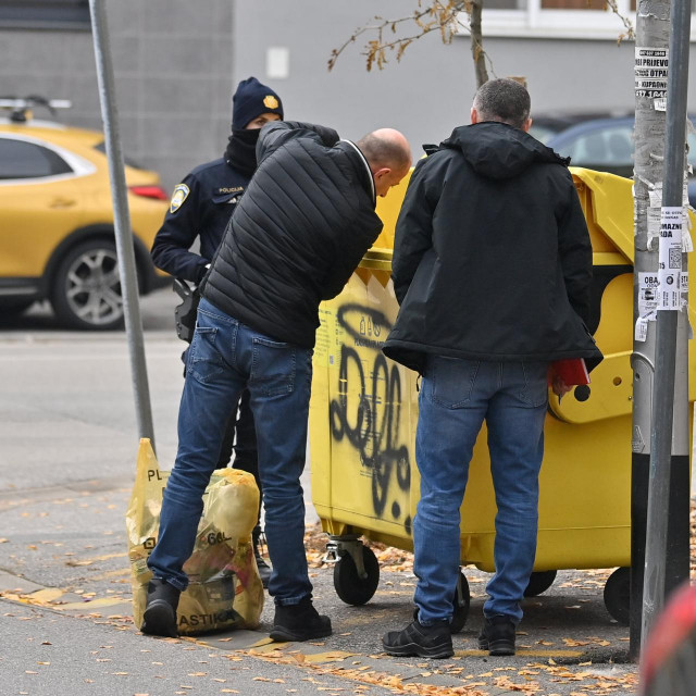 Policija pretrazuje kontejner