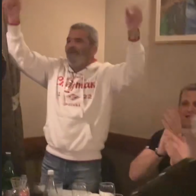 Baka Slišković se opustio s prijateljima