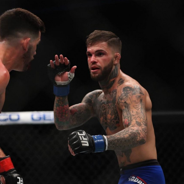 Dominick Cruz (lijevo) i Cody Garbrandt (desno)