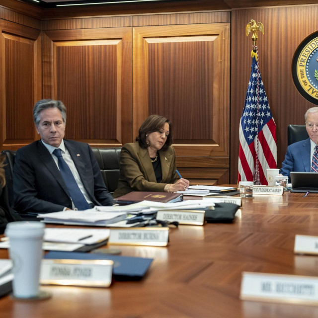 Joe Biden, Kamala Harris, Antony Blinken i Edward Burns, šef CIA-e, u Bijeloj kući