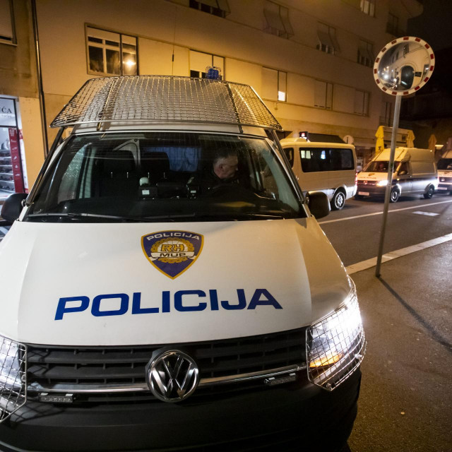 Policijski kombi (ilustracija)