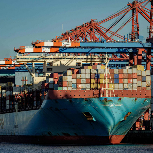 Kontejnerski brod ”Maersk Bratan”. Brodovi koji pripadaju CMA-CGM vratili su se u Crveno more nakon napada Huti pobunjenika u Jemenu, a oni koji pripada Maersku učinit će isto, rekla su dva brodarska diva 2. prosinca