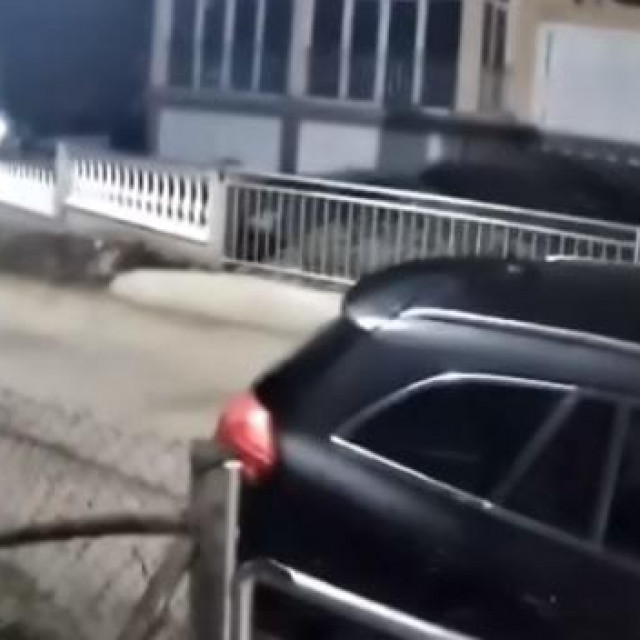 Trenutak potresa u Žepču