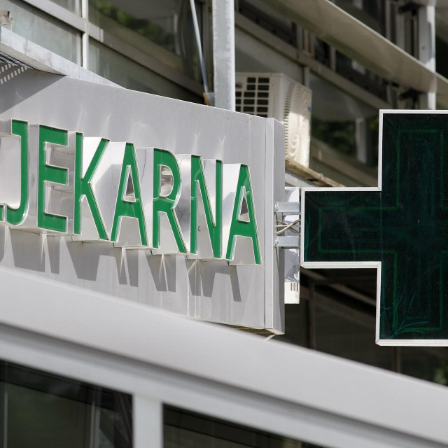 Zagreb, 090414.
Reklamni natpis.
Ljekarna.