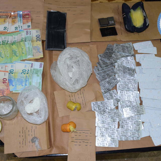 Policija zaplijenila drogu u Bujama