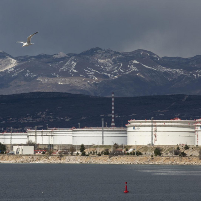 LNG terminal Omišalj
Na fotografiji: Janaf, tankovi za skladistenje nafte