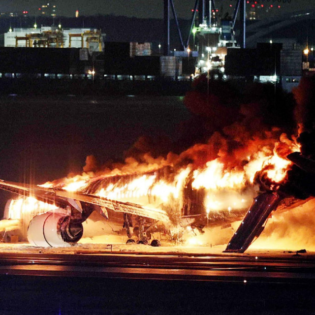 Avion koji se zapalio