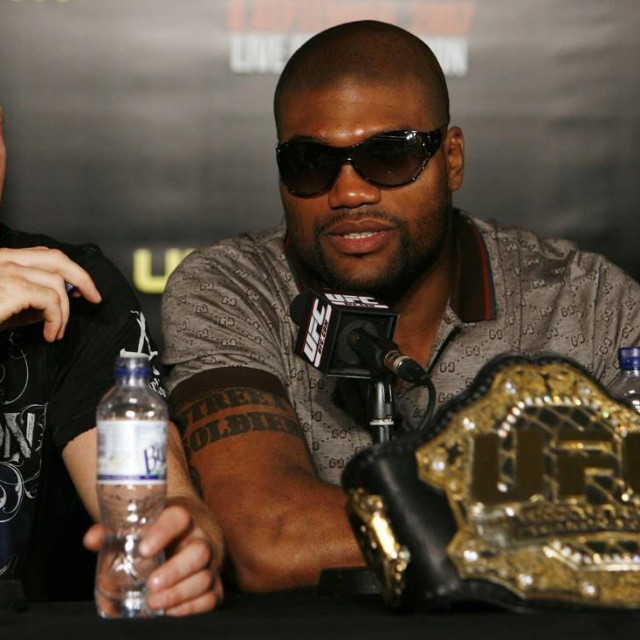 Michael Bisping (lijevo) i Quinton Jackson (desno) (fotografija datira iz 2007. godine)