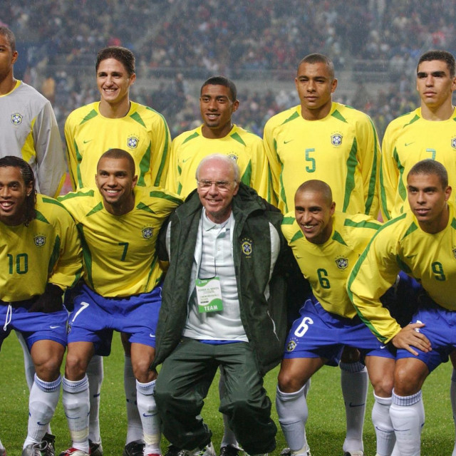 Mario Lobo Zagallo s reprezenattivcima 2002. godine