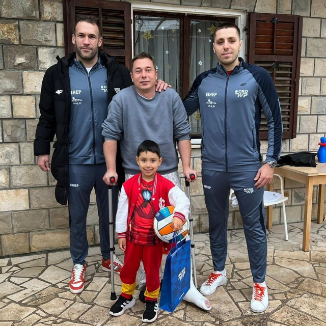 Ivan Krapić i Zvonimir Butić sa Sašom i njegovim sinom