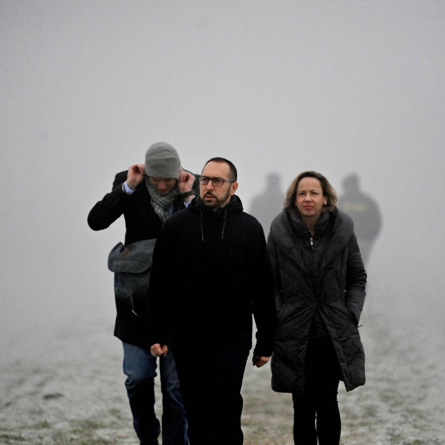 Tomislav Tomašević i Danijela Dolenec na Jakuševcu nakon odrona smeća
 